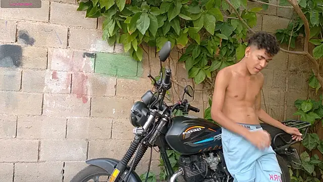 Snapshot of twinks_28 chatting on 02/10/26, 09:58 twinks 28 online show from 02/10/26, 09:58