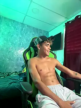 twinks 28 online show from 10/10/25, 08:09