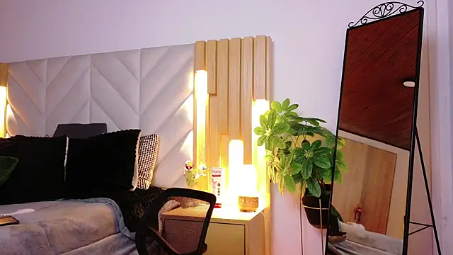 Anaise latif online show from 10/03/25, 11:34