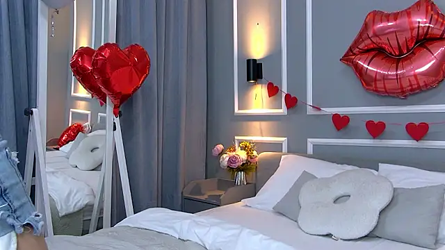 AsterQuinn online show from 03/04/26, 12:35