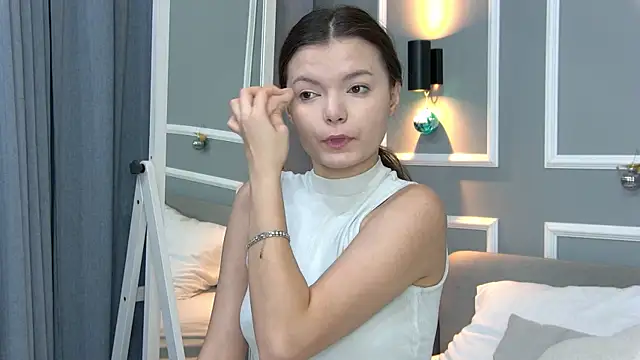 AsterQuinn online show from 01/14/26, 03:37