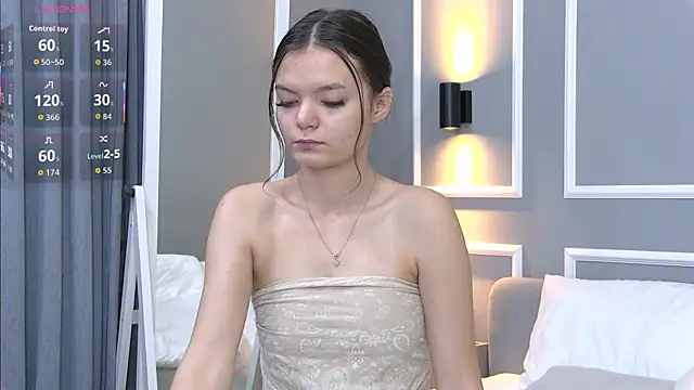 AsterQuinn online show from 10/26/25, 03:45