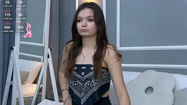 AsterQuinn online show from 11/17/25, 03:16