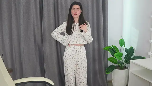 ArletteBiddix online show from 03/22/25, 12:14