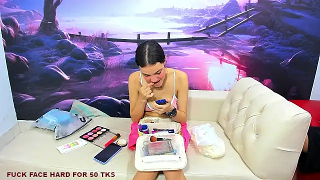 Snapshot of hot_littlenaughty chatting on 02/26/25, 03:43 hot littlenaughty online show from 02/26/25, 03:43