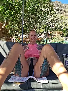 Emma Milf25 online show from 02/12/26, 11:10