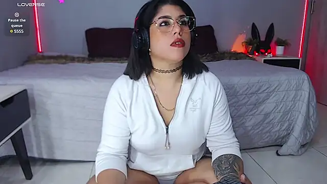 Snapshot of Veronika_metal chatting on 02/26/25, 02:38 Veronika metal online show from 02/26/25, 02:38