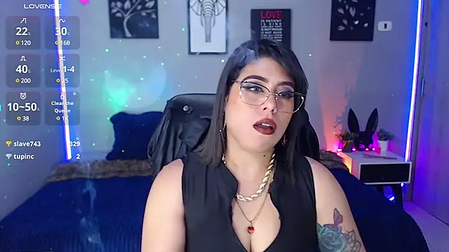 Snapshot of Veronika_metal chatting on 03/12/25, 06:00 Veronika metal online show from 03/12/25, 06:00