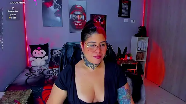 Veronika metal online show from 10/21/25, 08:14