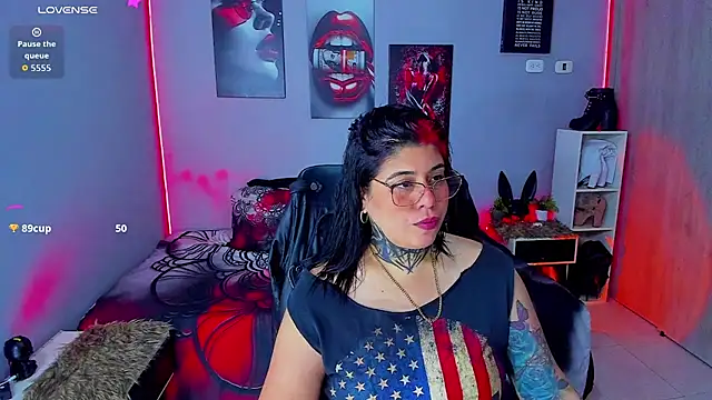 Snapshot of Veronika_metal chatting on 09/16/25, 06:25 Veronika metal online show from 09/16/25, 06:25