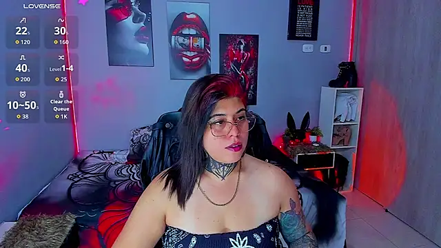 Snapshot of Veronika_metal chatting on 09/22/25, 05:41 Veronika metal online show from 09/22/25, 05:41