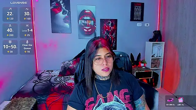 Snapshot of Veronika_metal chatting on 09/22/25, 04:40 Veronika metal online show from 09/22/25, 04:40