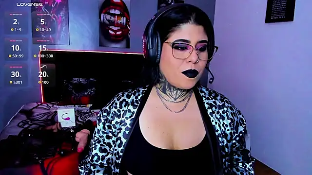 Snapshot of Veronika_metal chatting on 04/21/26, 09:43 Veronika metal online show from 04/21/26, 09:43