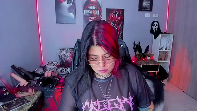 Veronika metal online show from 12/18/25, 07:07