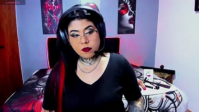 Snapshot of Veronika_metal chatting on 05/09/26, 12:36 Veronika metal online show from 05/09/26, 12:36