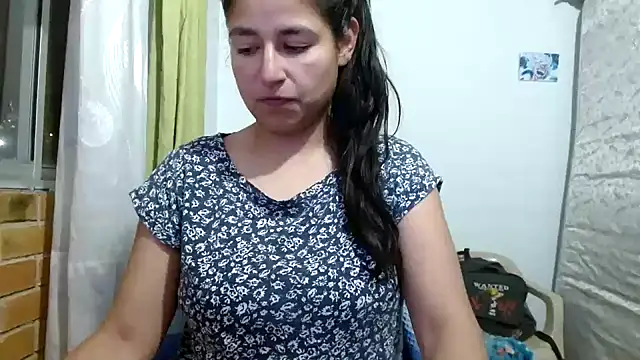 Snapshot of Escarcha-blue chatting on 01/15/26, 12:14 Escarcha-blue online show from 01/15/26, 12:14