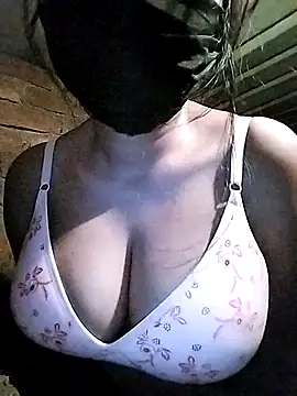 Snapshot of kusum_girl chatting on 03/03/25, 01:56 kusum girl online show from 03/03/25, 01:56