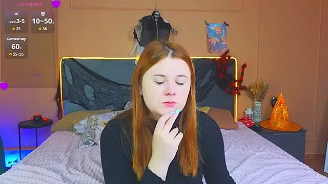 Snapshot of Eva_Starlight chatting on 11/01/25, 04:08 Eva Starlight online show from 11/01/25, 04:08