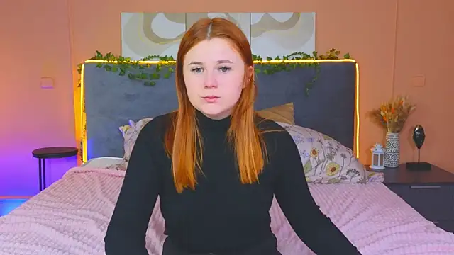 Snapshot of Eva_Starlight chatting on 10/13/25, 04:14 Eva Starlight online show from 10/13/25, 04:14