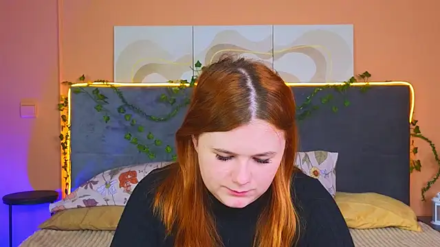 Snapshot of Eva_Starlight chatting on 11/23/25, 04:22 Eva Starlight online show from 11/23/25, 04:22