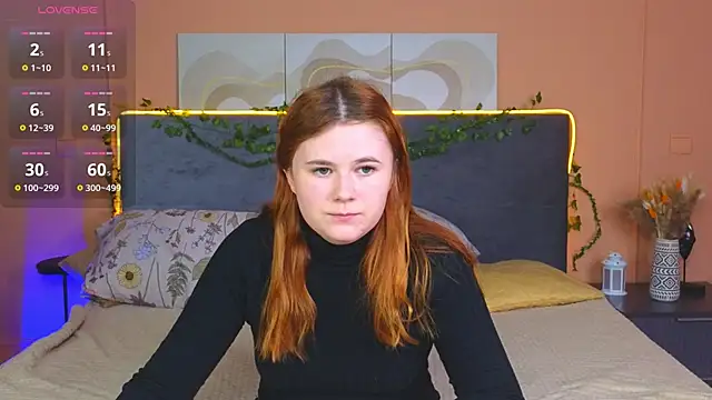 Snapshot of Eva_Starlight chatting on 12/05/25, 04:11 Eva Starlight online show from 12/05/25, 04:11