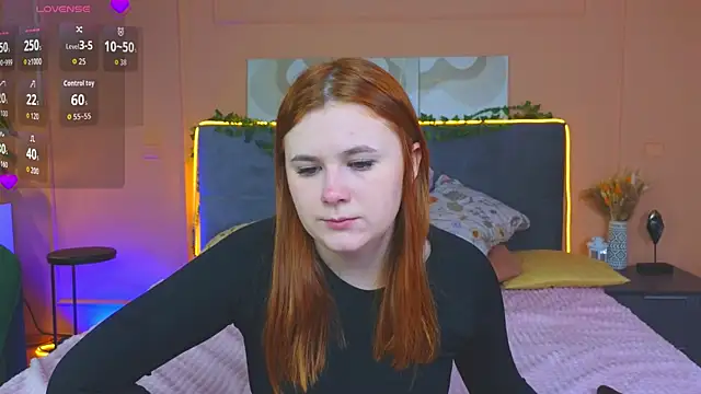 Snapshot of Eva_Starlight chatting on 10/15/25, 04:11 Eva Starlight online show from 10/15/25, 04:11