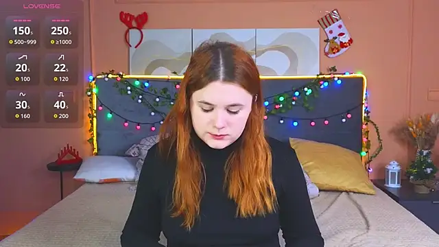 Snapshot of Eva_Starlight chatting on 12/14/25, 04:08 Eva Starlight online show from 12/14/25, 04:08