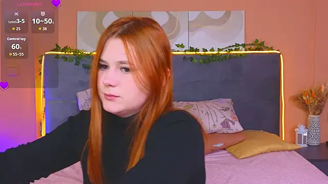 Snapshot of Eva_Starlight chatting on 10/14/25, 04:13 Eva Starlight online show from 10/14/25, 04:13