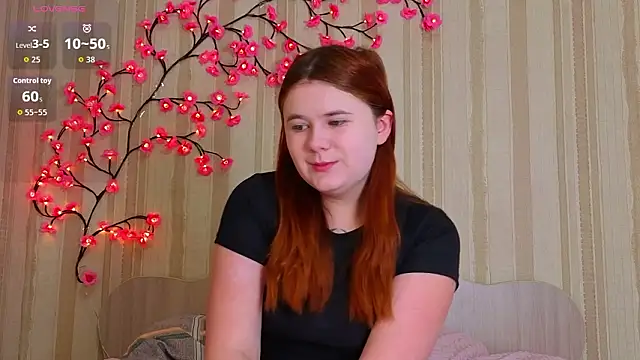 Snapshot of Eva_Starlight chatting on 02/25/26, 04:12 Eva Starlight online show from 02/25/26, 04:12