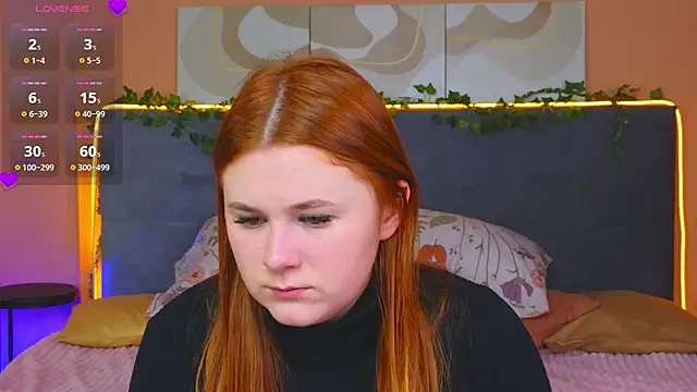 Snapshot of Eva_Starlight chatting on 10/10/25, 04:13 Eva Starlight online show from 10/10/25, 04:13