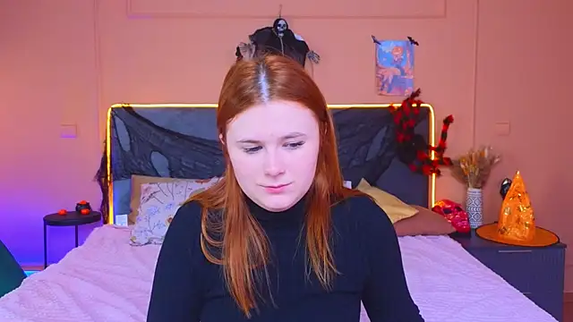 Snapshot of Eva_Starlight chatting on 10/25/25, 04:00 Eva Starlight online show from 10/25/25, 04:00