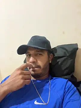 Snapshot of Lindp190194 chatting on 11/18/25, 06:00 Lindp190194 online show from 11/18/25, 06:00