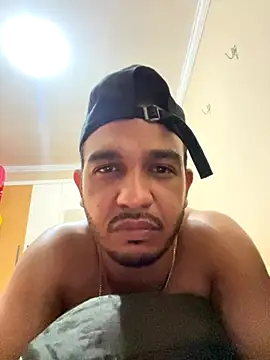 Snapshot of Lindp190194 chatting on 11/20/25, 05:35 Lindp190194 online show from 11/20/25, 05:35