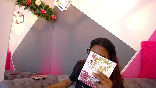 Agata Grubisic online show from 12/21/25, 03:19