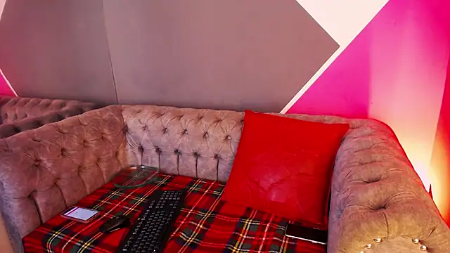 Agata Grubisic online show from 02/12/26, 03:17