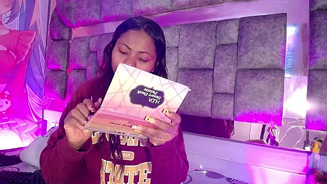 Agata Grubisic online show from 11/12/25, 03:43