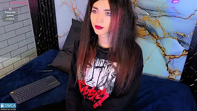 MaeveKuro online show from 12/01/25, 03:07