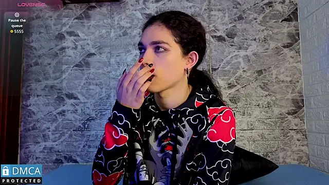 MaeveKuro online show from 12/17/25, 03:22