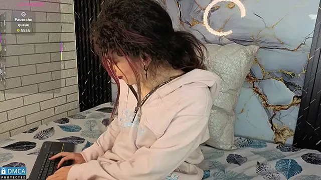 MaeveKuro online show from 11/15/25, 03:21