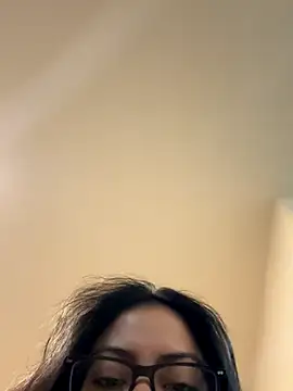 Snapshot of salma213 chatting on 10/29/25, 06:34 salma213 online show from 10/29/25, 06:34