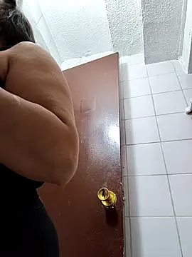 roxanasexy2025 online show from 03/23/26, 04:07