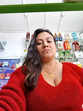 roxanasexy2025 online show from 04/15/26, 07:58