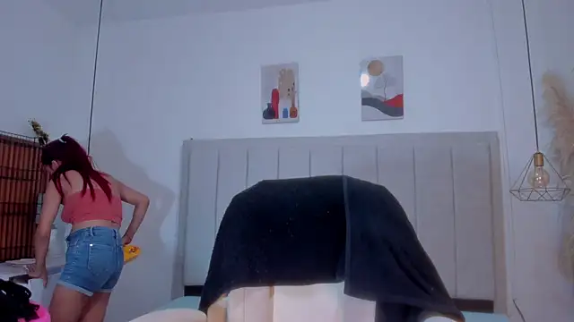 Snapshot of gime_lara chatting on 01/08/26, 12:11 gime lara online show from 01/08/26, 12:11