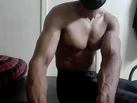 Snapshot of fitbuddy1 chatting on 05/25/26, 04:17 fitbuddy1 online show from 05/25/26, 04:17