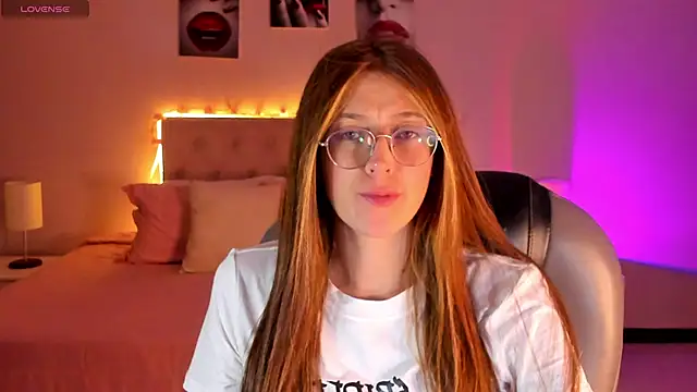 Emily Warren  online show from 03/11/26, 07:41