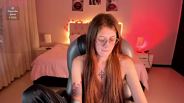 Emily Warren  online show from 04/07/26, 09:27