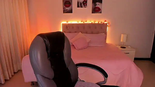 Emily Warren  online show from 11/12/25, 07:51