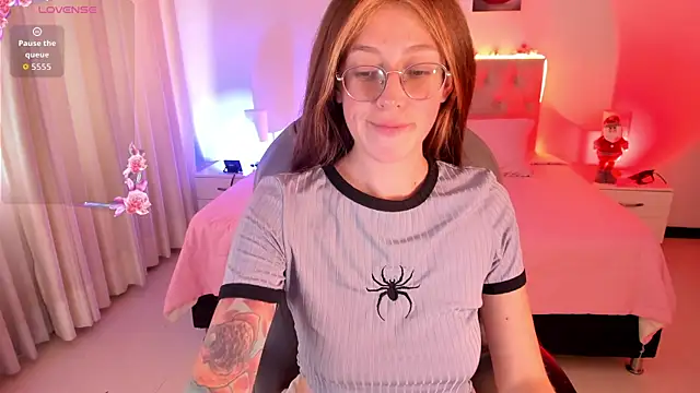 Emily Warren  online show from 12/16/25, 06:56