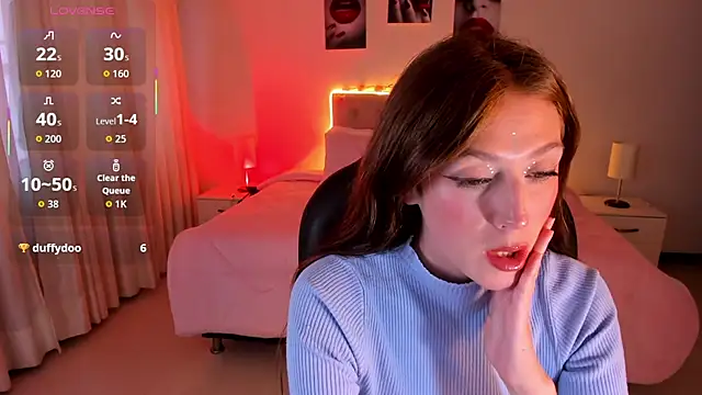 Emily Warren  online show from 10/24/25, 07:24