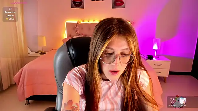 Emily Warren  online show from 03/16/26, 08:11